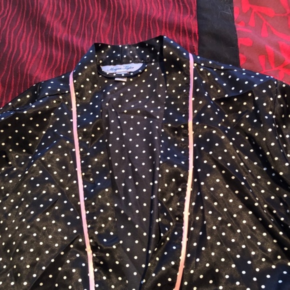 Gorgeous Morgan Taylor large/exlarge housecoat In Like new condition - Picture 3 of 4